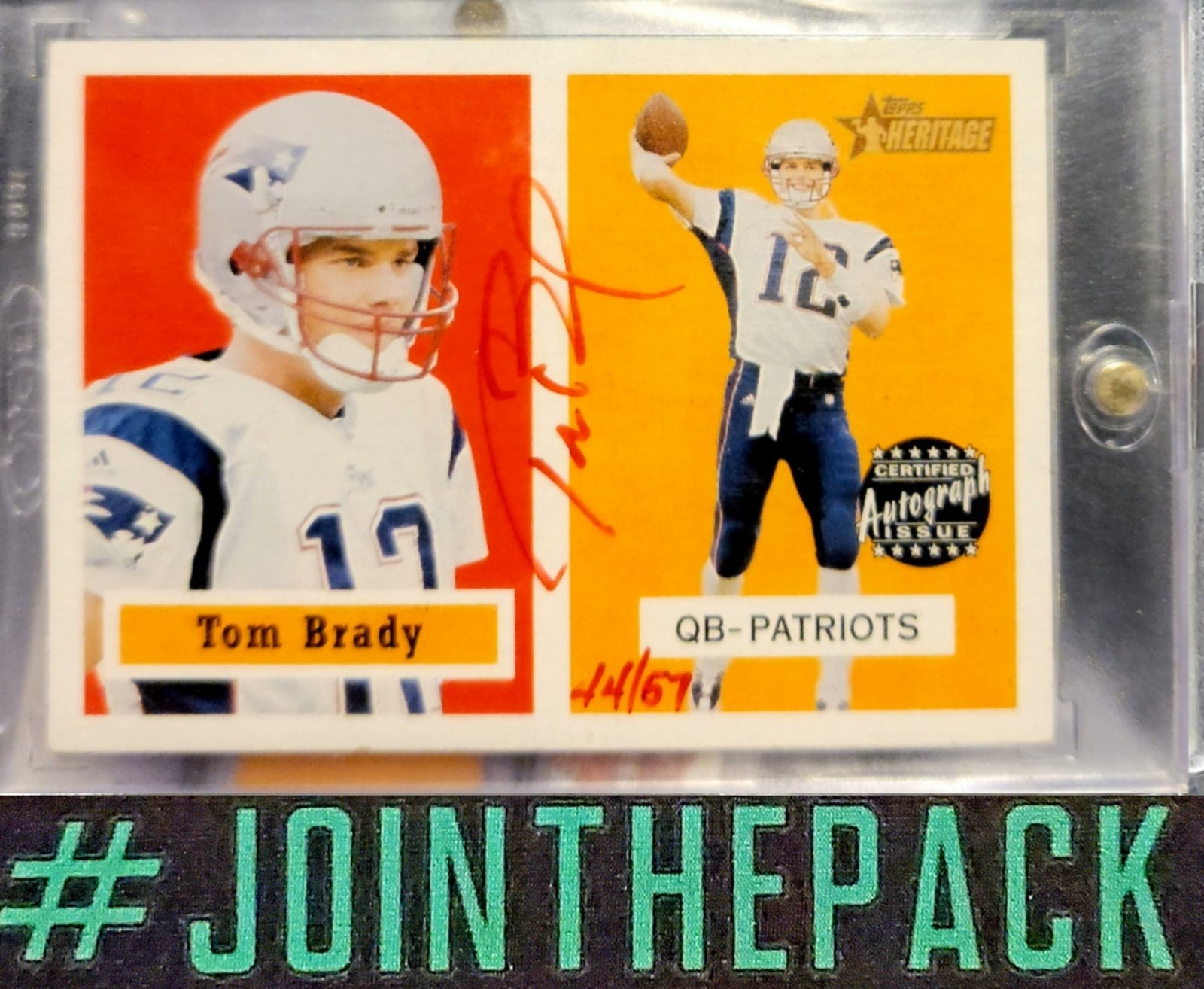 2725133610 TOM BRADY 2002 TOPPS HERITAGE REAL ONE RED INK AUTO #/57 ON CARD AUTOGRAPH PSA 7 - Image 1