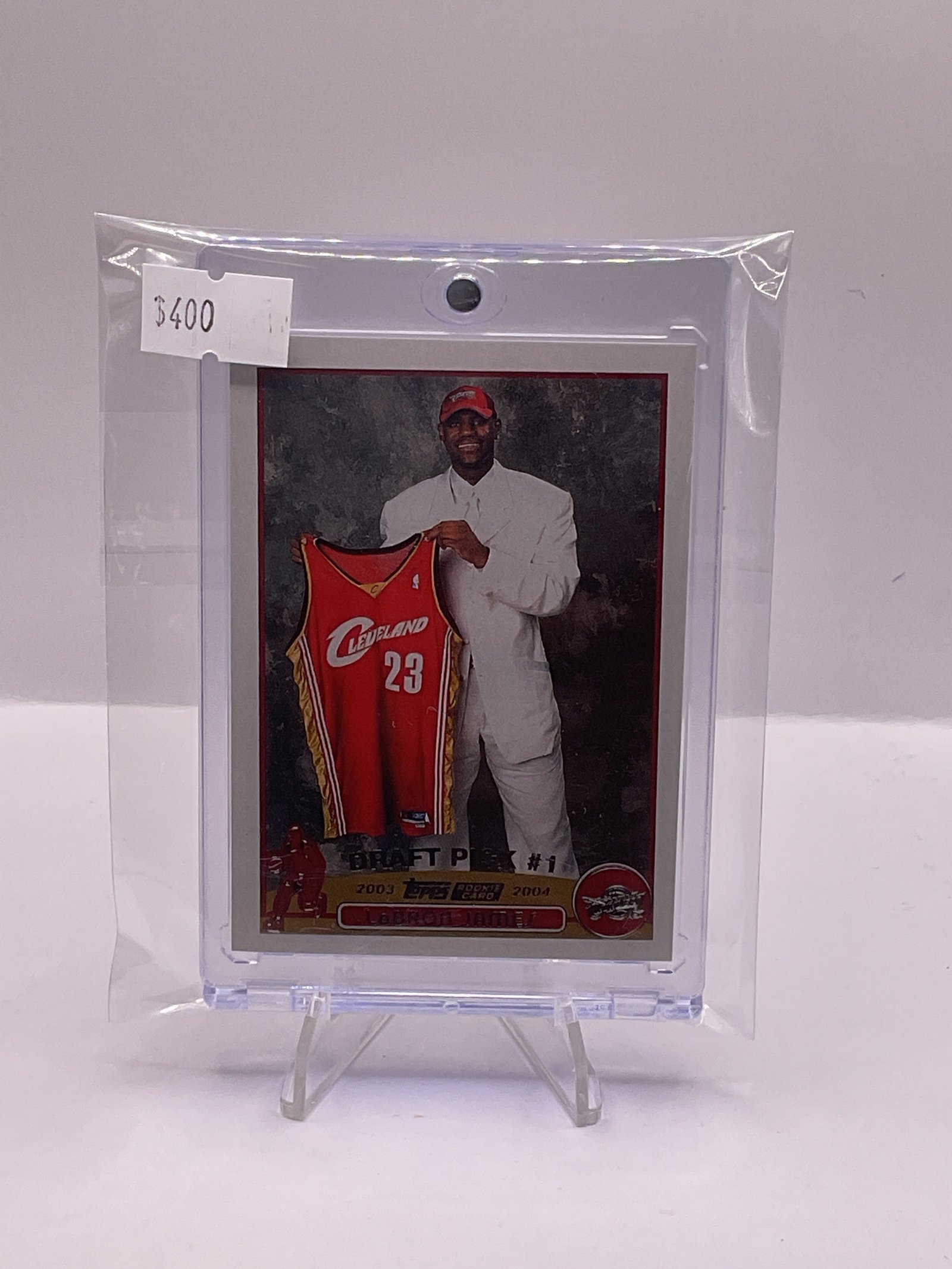 6932BDF6-1F83-4601-A412-7183B145C131 2003-04 Topps LeBron James RC #221 - Image 1