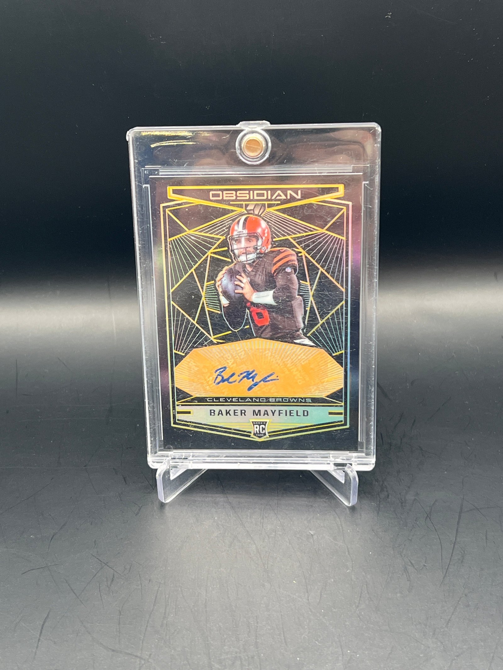 D4E88AD4-E0FD-4D12-BF47-66A1281F0BE9 Baker Mayfield Panini 2018 Obsidian Rookie Autograph #RKA-BM/25 - Image 1